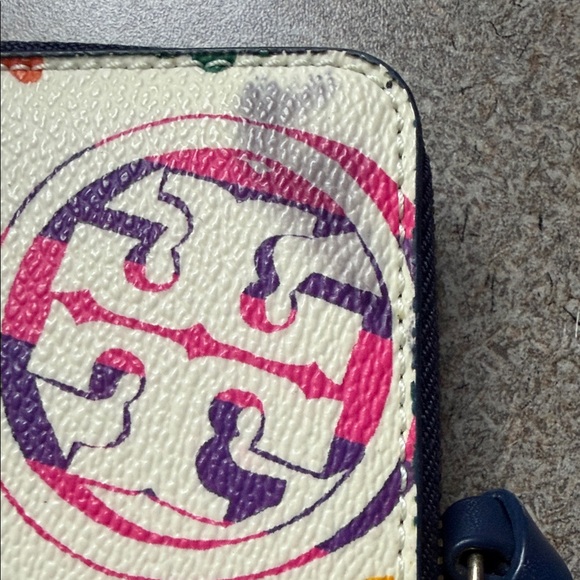 Colorful Patterned Wallet with Logo - Picture 4 of 5